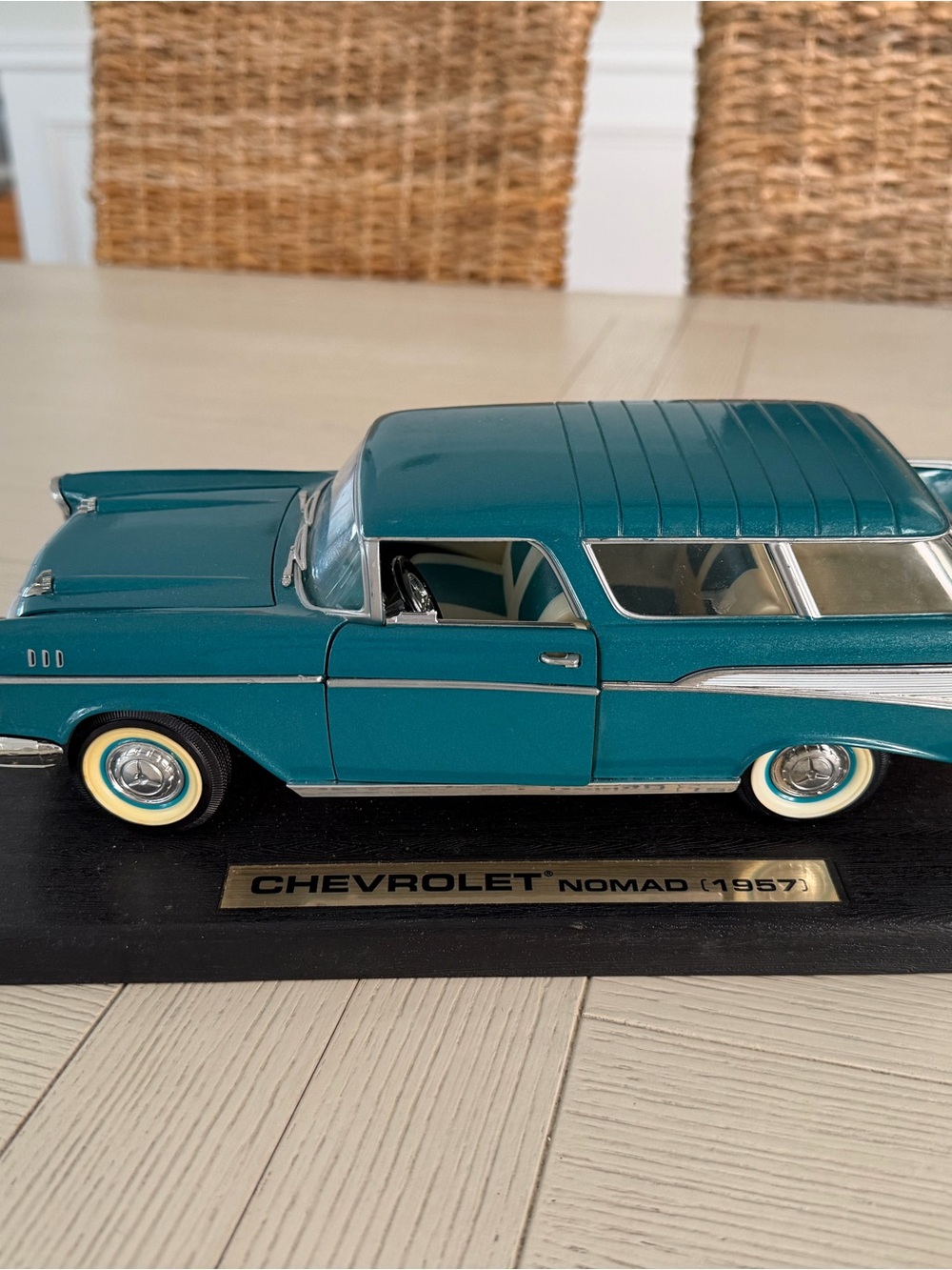 VINTAGE Chevrolet Nomad 1957 Classic Station Wagon